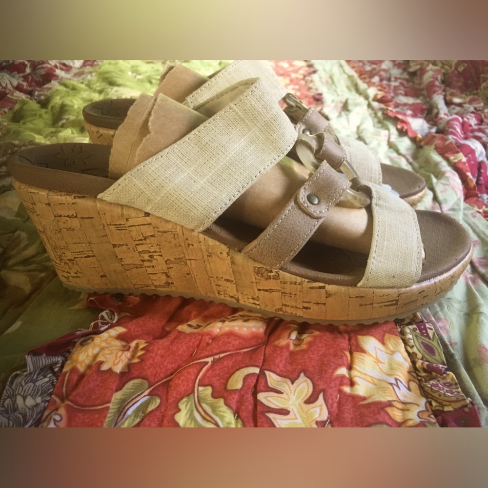 Skechers Luxe Foam Cork & Khaki Wedge Heels Slides Size 6